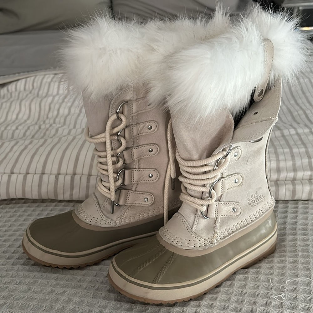SOREL | Women’s Joan Of Arctic Fawn Winter Boot - Picture 13 of 13